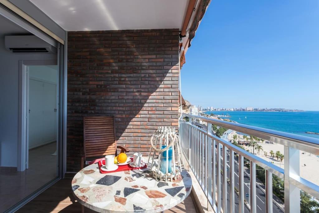 Apartamento Con Vistas Al Mar Primera Linea De Playa Del Postiguet Alicante Bagian luar foto