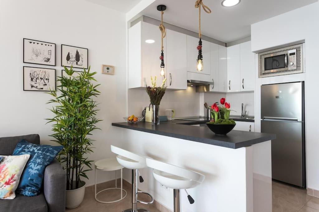 Apartamento Con Vistas Al Mar Primera Linea De Playa Del Postiguet Alicante Bagian luar foto